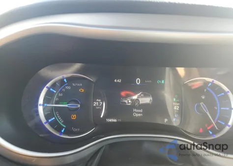 2018 Chrysler Pacifica Hybrid Touring L z USA, uszkodzony, nr VIN 2C4RC1L74JR164419
